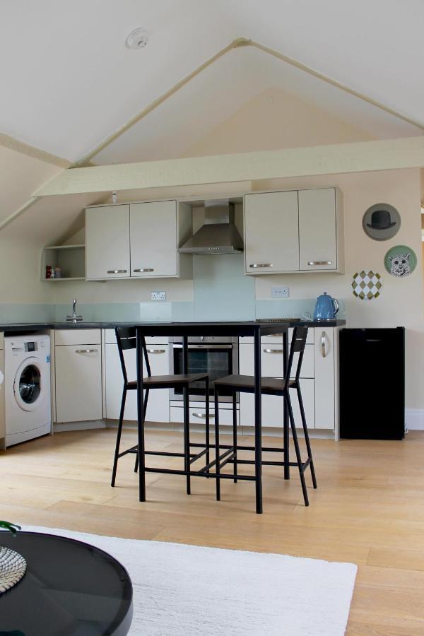 Charming 1-Bed Loft In Caerleon Apartment Newport  Exterior photo