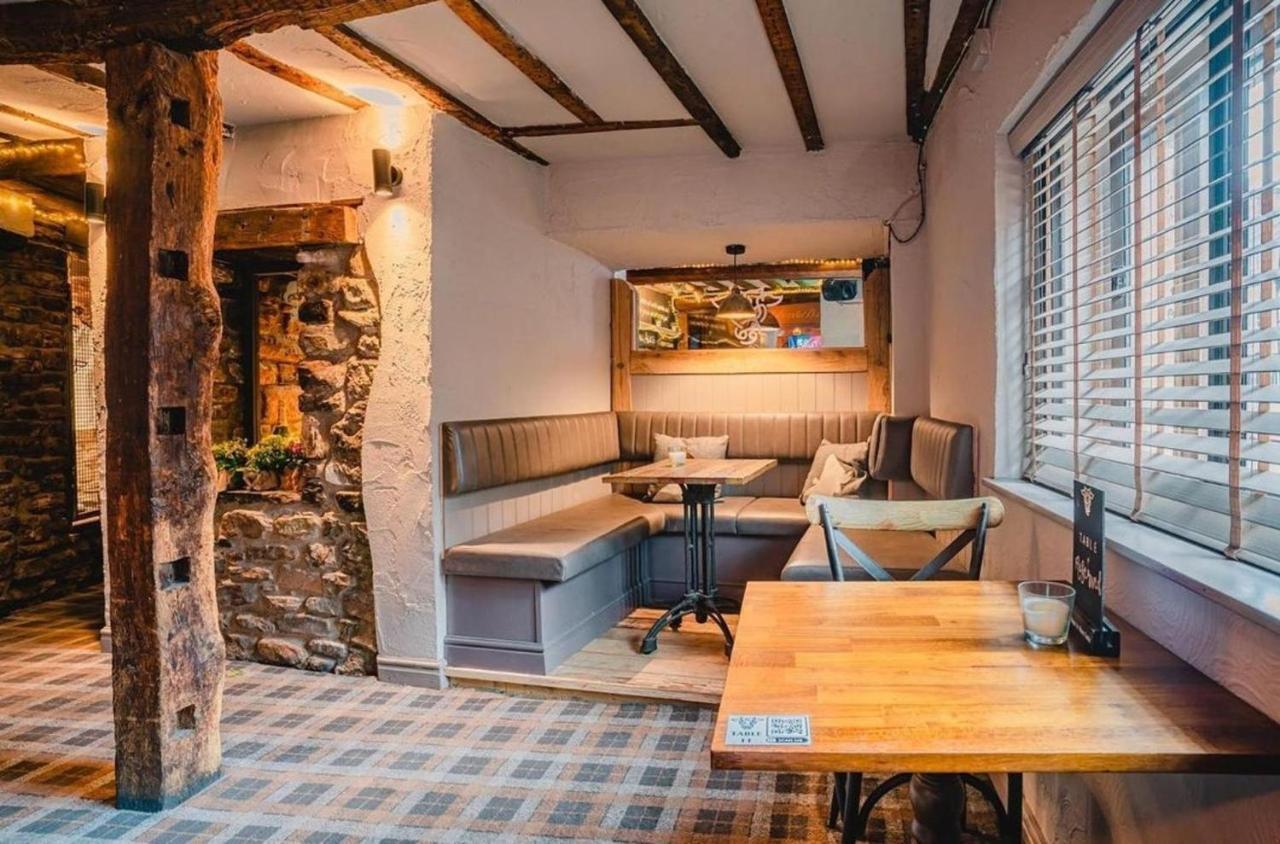 Charming 1-Bed Loft In Caerleon Apartment Newport  Exterior photo